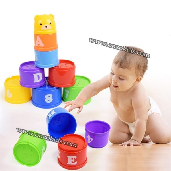Tasse à empiler avec chiffres et lettres pour enfants